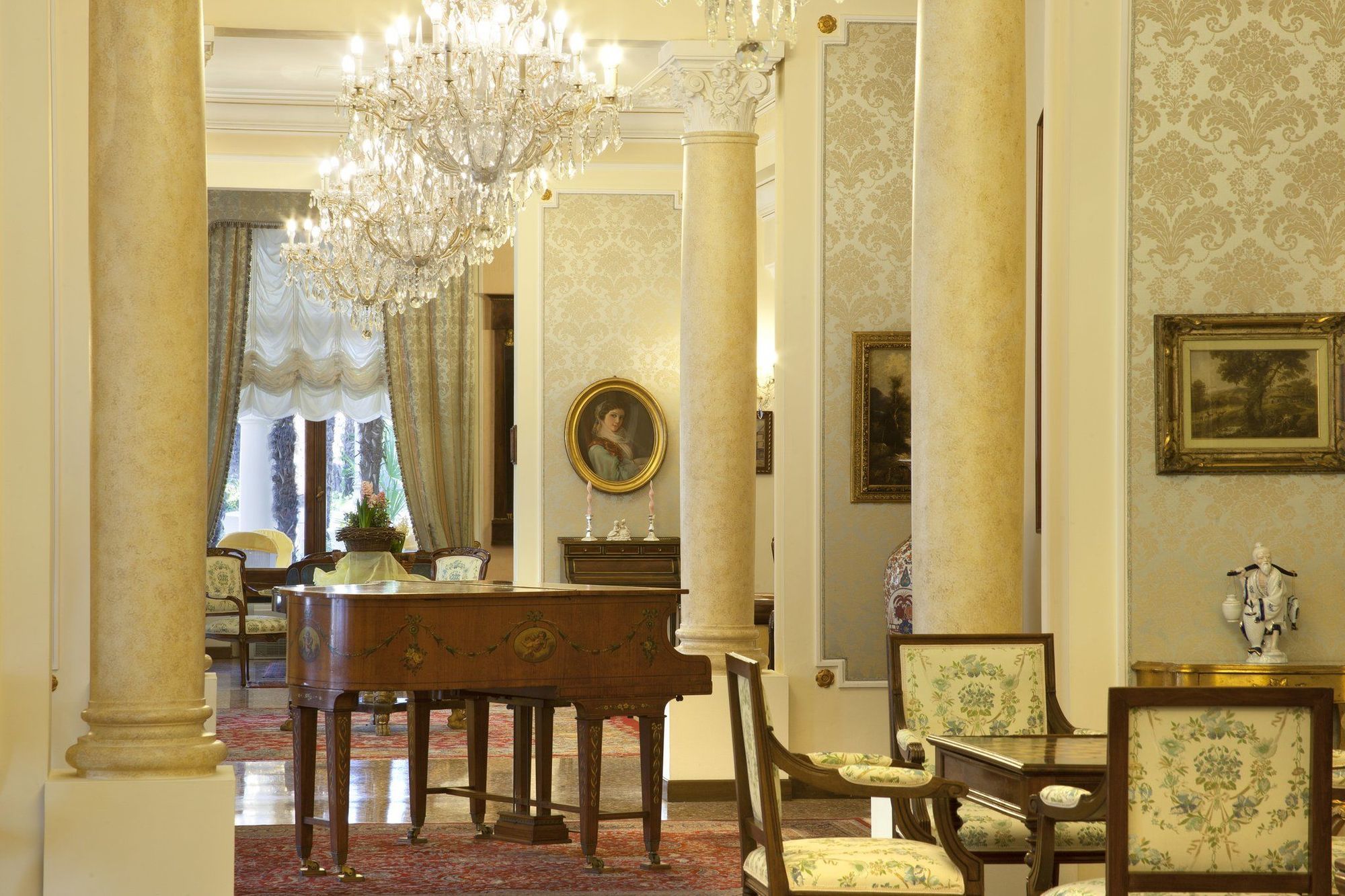 Grand Hotel Trieste & Victoria Абано Терме Екстериор снимка The interior of the hotel