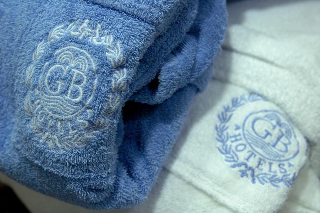 Grand Hotel Trieste & Victoria Абано Терме Екстериор снимка Towels