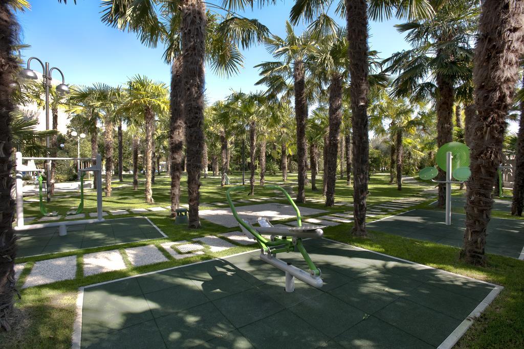 Grand Hotel Trieste & Victoria Абано Терме Екстериор снимка The park