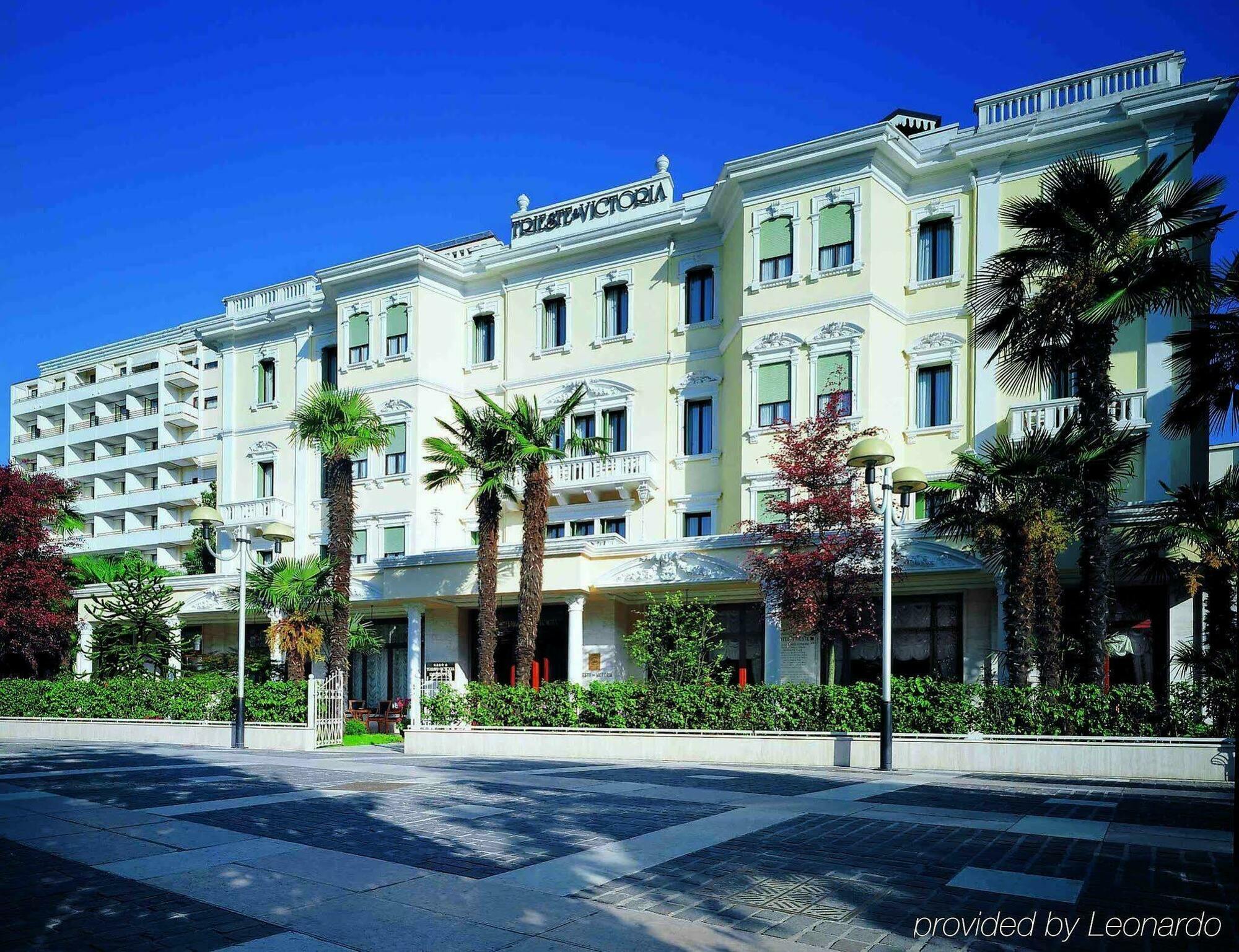 Grand Hotel Trieste & Victoria Абано Терме Екстериор снимка The hotel in 2008